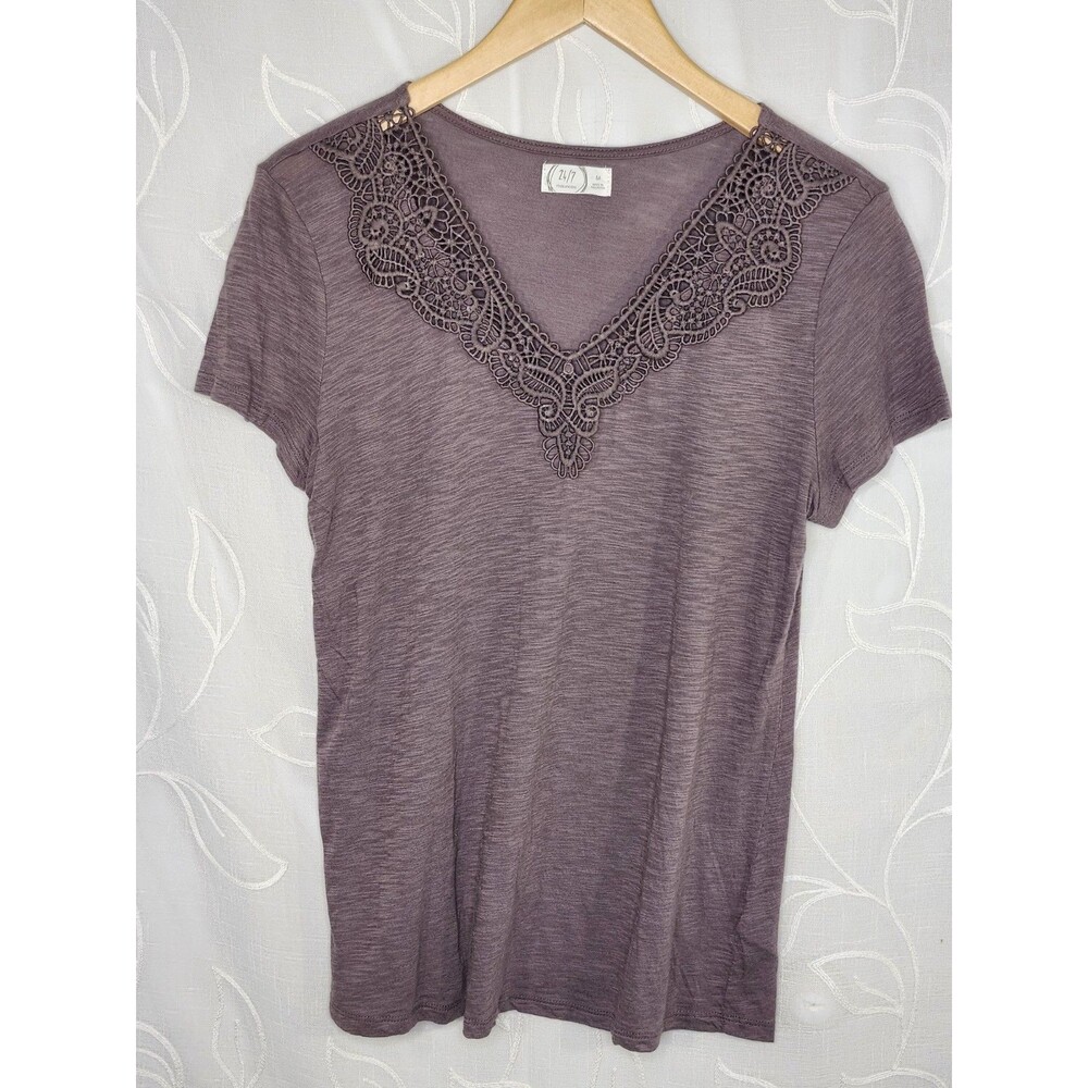 Maurices 24/7 Top Women’s Medium V Neck Minimalist Coastal